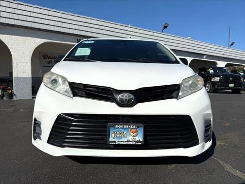 2018 Toyota Sienna SE
