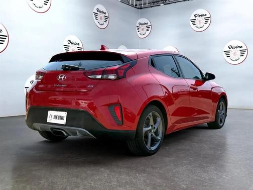 2020 Hyundai Veloster 2
