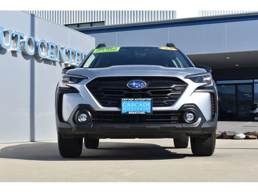 Ice Silver Metallic 2023 Subaru Outback Onyx Edition