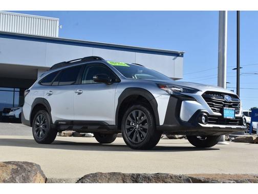 Ice Silver Metallic 2023 Subaru Outback Onyx Edition