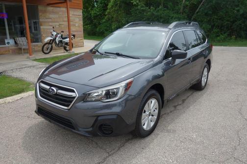 Magnetite Gray Metallic 2018 Subaru Outback 2.5i