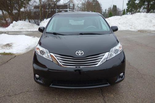 2011 Toyota Sienna XLE