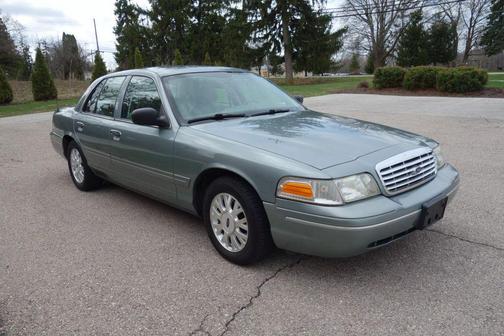 2005 Ford Crown Victoria LX