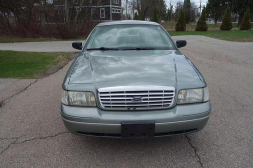2005 Ford Crown Victoria LX