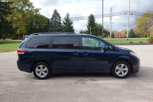 2012 Toyota Sienna LE