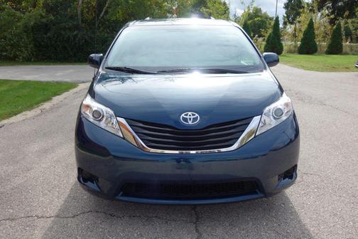 2012 Toyota Sienna LE