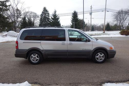 2002 Pontiac Montana M16 w/1SE Pkg.