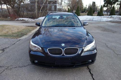 2007 BMW 530 530xi Wagon 4D