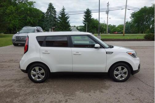 2017 Kia Soul Base