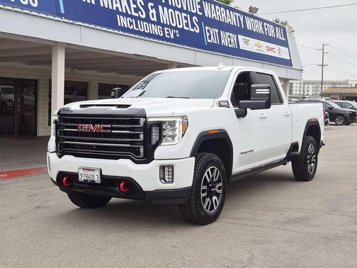 Summit White 2022 GMC Sierra 2500 AT4