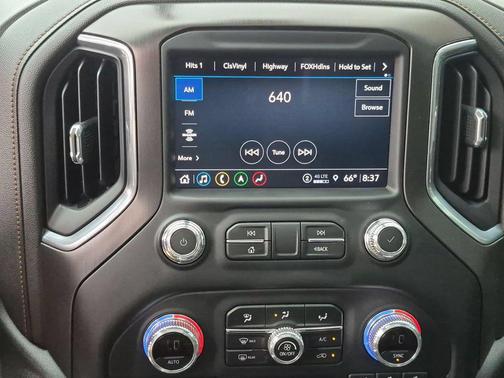 Summit White 2022 GMC Sierra 2500 AT4