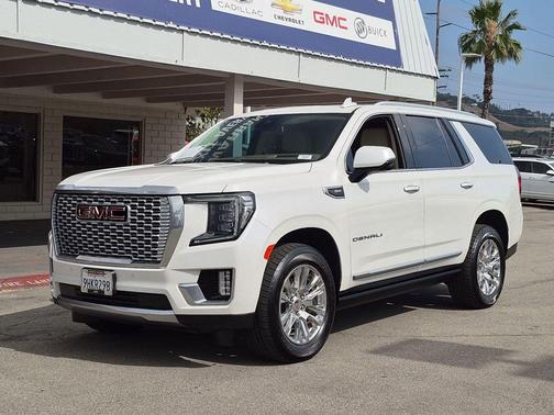 White Frost Tricoat 2023 GMC Yukon Denali