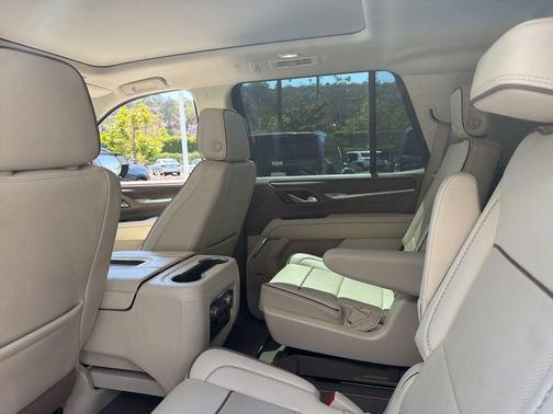 White Frost Tricoat 2023 GMC Yukon Denali