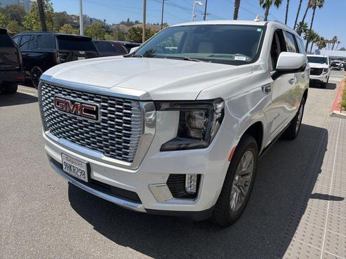 White Frost Tricoat 2023 GMC Yukon Denali