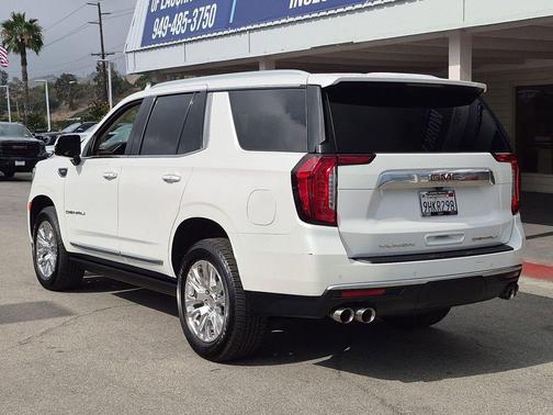 White Frost Tricoat 2023 GMC Yukon Denali