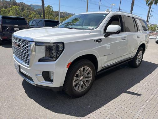 White Frost Tricoat 2023 GMC Yukon Denali