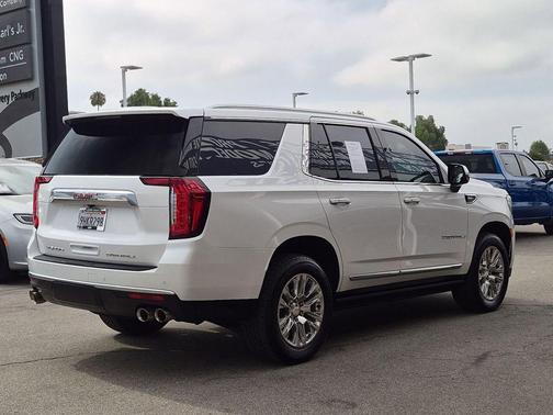 White Frost Tricoat 2023 GMC Yukon Denali