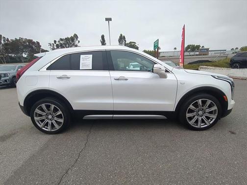 2022 Cadillac XT4 Premium Luxury