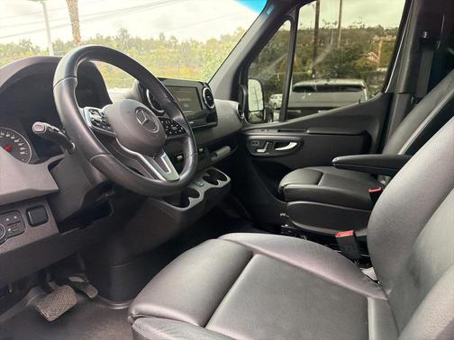 2023 Mercedes-Benz Sprinter 2500 Standard Roof