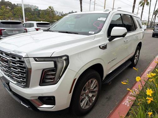 Summit White 2025 GMC Yukon Denali