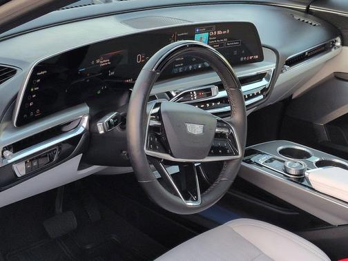 2024 Cadillac LYRIQ Sport