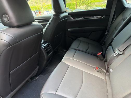 Argent Silver Metallic 2026 Cadillac XT5 Premium Luxury