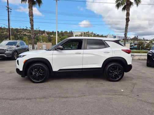 Summit White 2023 Chevrolet Trailblazer LS