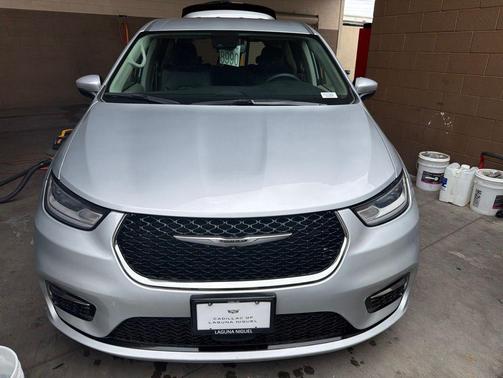 Silver Mist Clearcoat 2023 Chrysler Pacifica Touring L