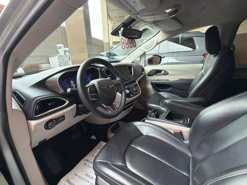 Silver Mist Clearcoat 2023 Chrysler Pacifica Touring L