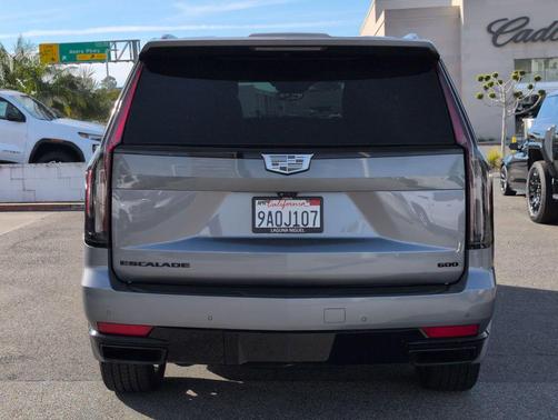 2022 Cadillac Escalade Sport
