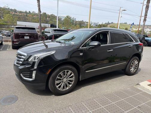Stellar Black Metallic 2018 Cadillac XT5 Luxury