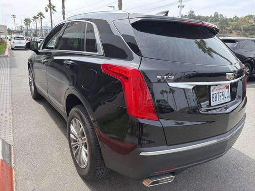 Stellar Black Metallic 2018 Cadillac XT5 Luxury