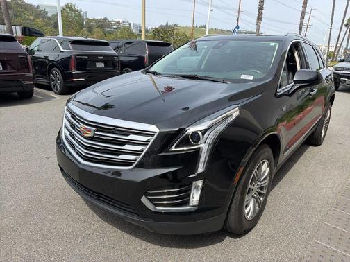 Stellar Black Metallic 2018 Cadillac XT5 Luxury