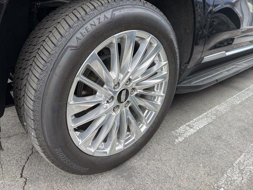 2025 Cadillac Escalade ESV Premium Luxury