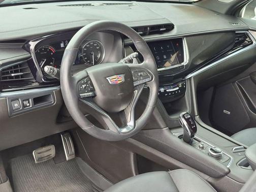 Crystal White Tricoat 2024 Cadillac XT6 Sport AWD