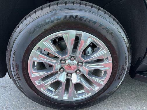 Onyx Black 2025 GMC Yukon Denali