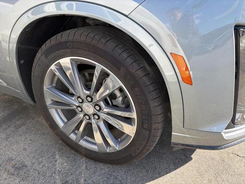 2025 Cadillac XT6 Premium Luxury FWD