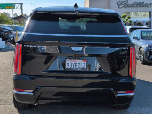 2025 Cadillac Escalade IQ Luxury 2