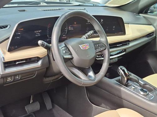 Argent Silver Metallic 2024 Cadillac XT4 Luxury