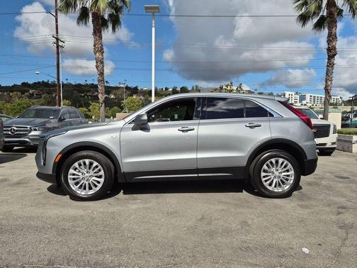 Argent Silver Metallic 2024 Cadillac XT4 Luxury