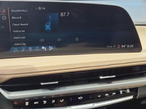 Argent Silver Metallic 2024 Cadillac XT4 Luxury