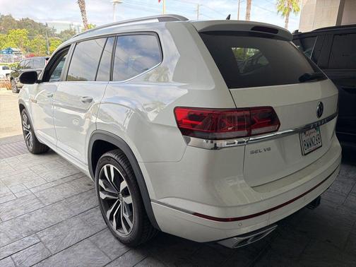 Pure White 2021 Volkswagen Atlas 3.6L SEL