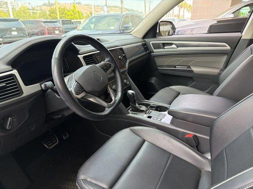 Pure White 2021 Volkswagen Atlas 3.6L SEL