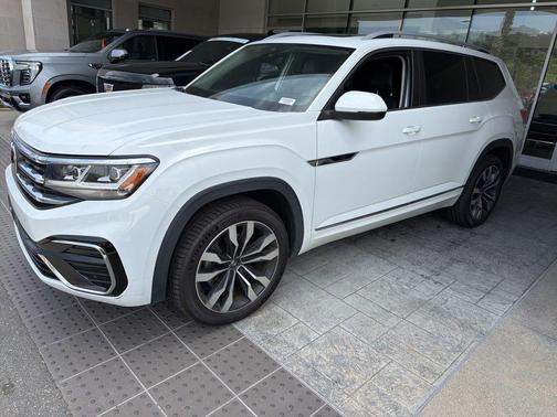 Pure White 2021 Volkswagen Atlas 3.6L SEL