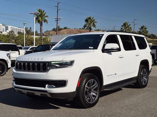 Bright White Clearcoat 2022 Jeep Wagoneer Series III