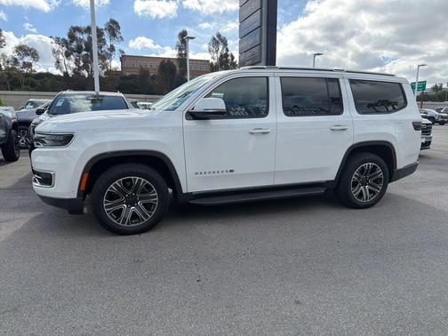 Bright White Clearcoat 2022 Jeep Wagoneer Series III