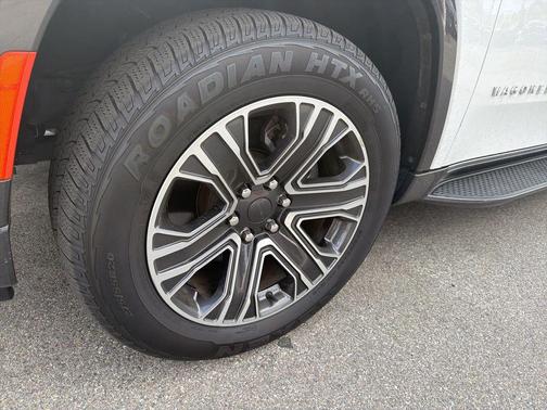 Bright White Clearcoat 2022 Jeep Wagoneer Series III