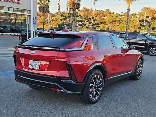 2025 Cadillac LYRIQ Sport