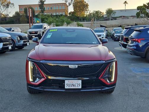 2025 Cadillac LYRIQ Sport