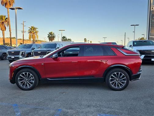 2025 Cadillac LYRIQ Sport